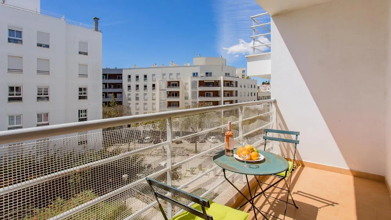 Bright & Lovesome Apartment W/ Balcony In Portimao By Lovelystay