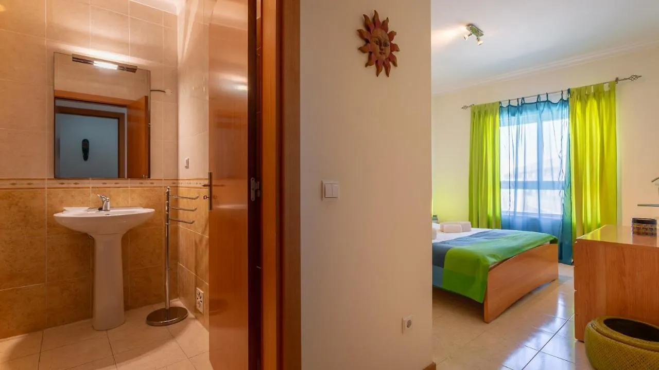 Bright & Lovesome Apartment W/ Balcony In Portimao By Lovelystay