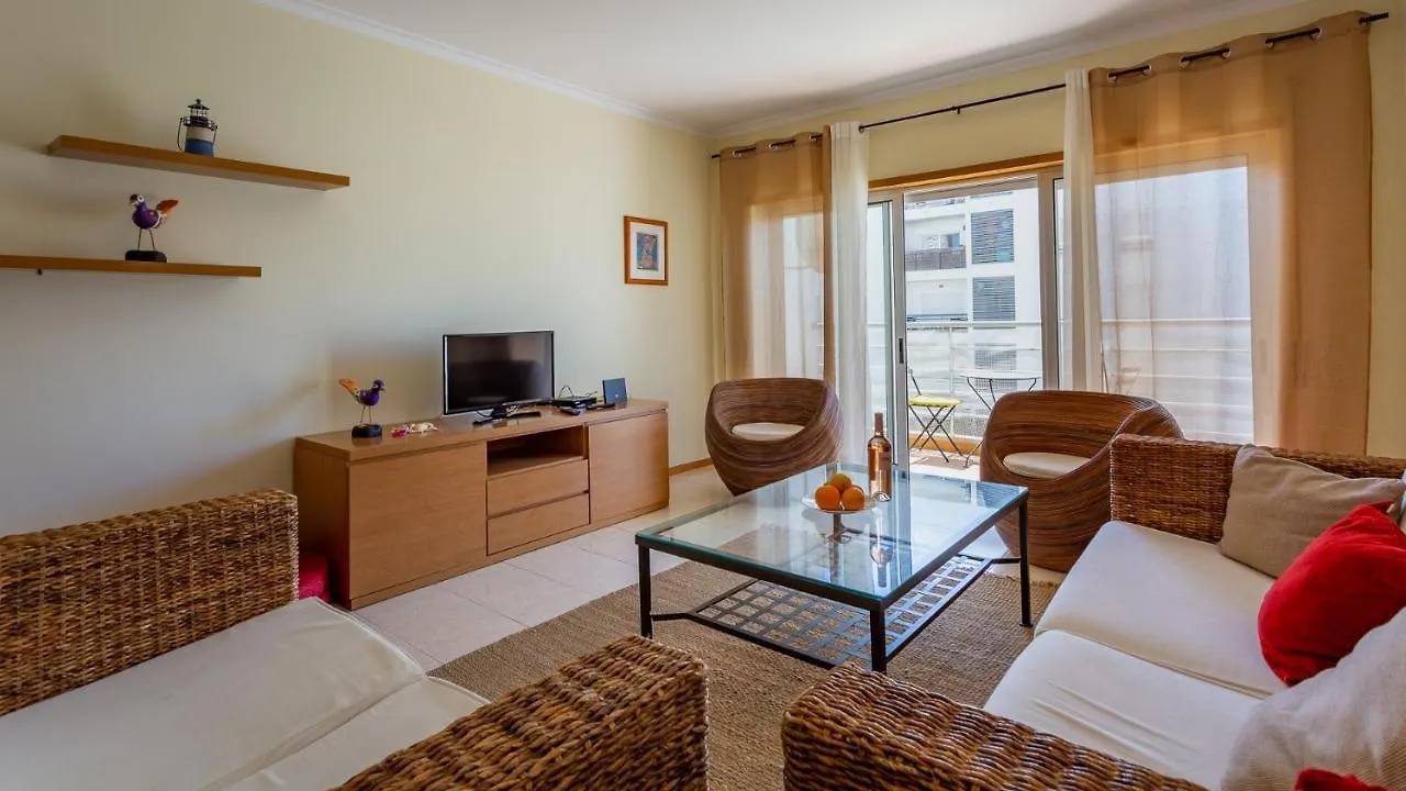 Bright & Lovesome Apartment W/ Balcony In Portimao By Lovelystay