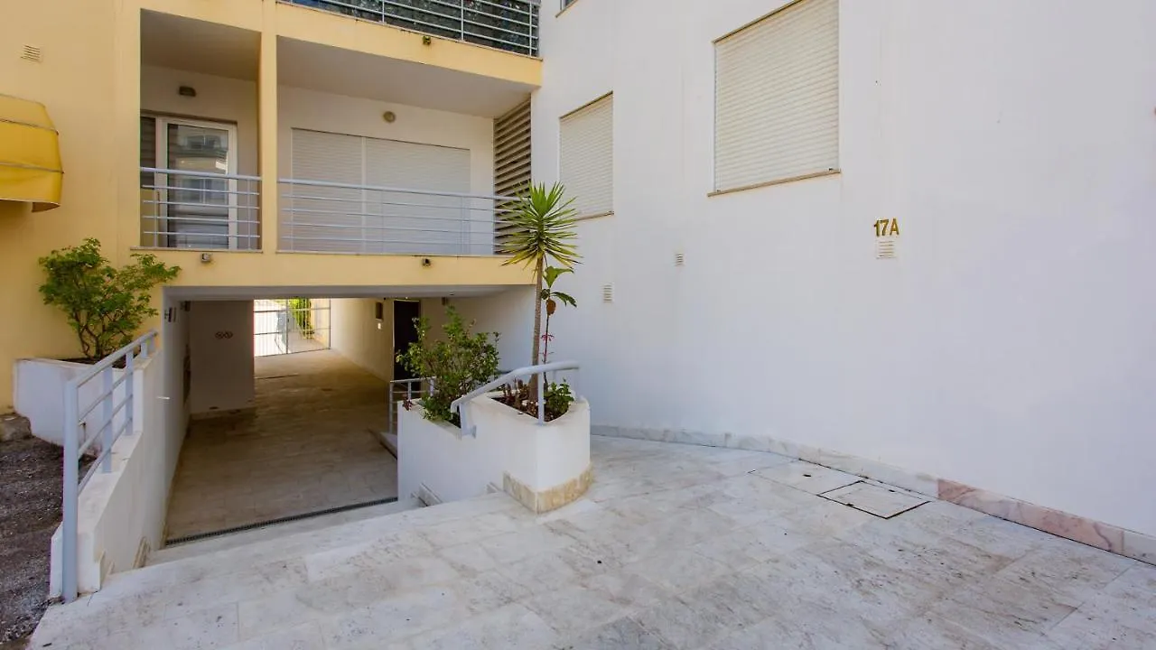 Bright & Lovesome Apartment W/ Balcony In Portimao By Lovelystay