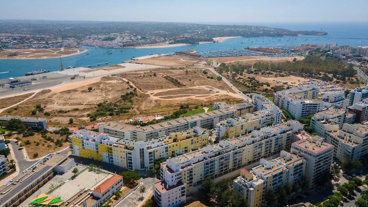 Bright & Lovesome Apartment W/ Balcony In Portimao By Lovelystay